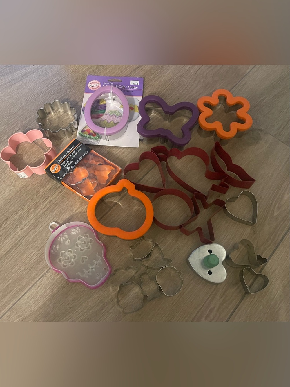 Wilton Orange, Purple & Pink Assorted Cookie Cutters Set